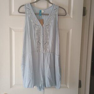 NWT Francesca's Collection Buttons Embroidered Sleeveless Romper Size Med